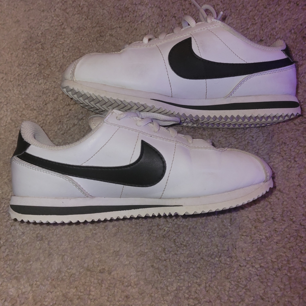 Girls Nike Cortez size 4